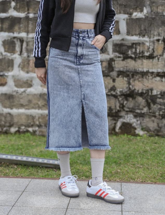 Adidas Original x Kseniaschnaider Jeans Maxirock: Stil & lässiger Komfort